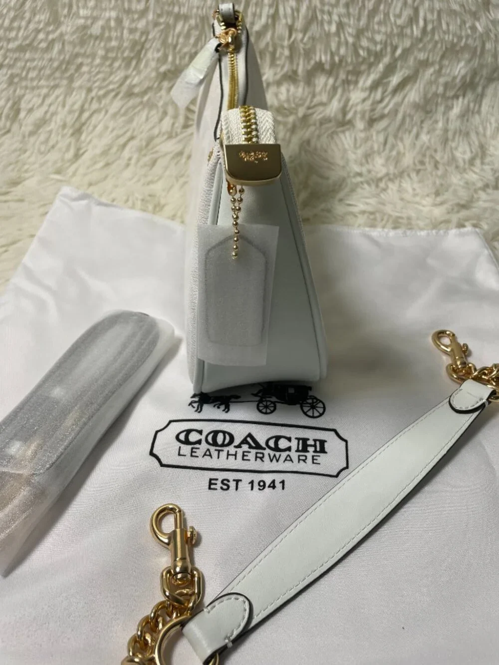 Coach Teri Shoulder Bag In Signature Canvas - Picture 5 of 8